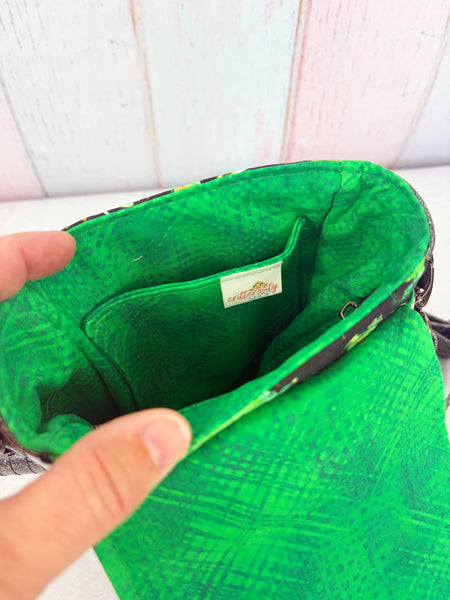 Everyday Crossbody - Critterosity Clovies